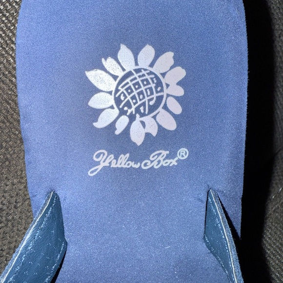 Yellow box woman’s 7.5 elta wedge sandals navy with rhinestones - Picture 6 of 6